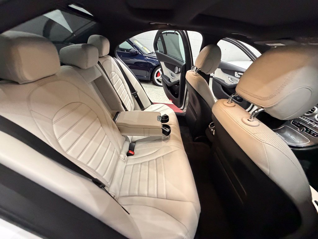 Used 2015 Mercedes-Benz C 400 4MATIC image 37