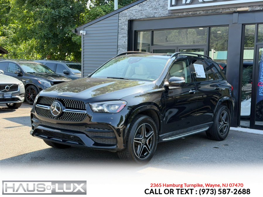 Used 2021 Mercedes-Benz GLE 450 4MATIC w/ AMG Line Exterior image 4