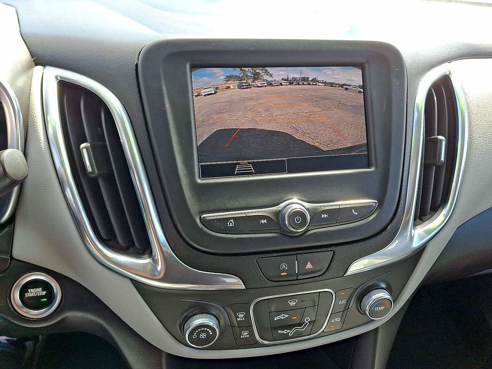 Used 2022 Chevrolet Equinox LT FWD image 15