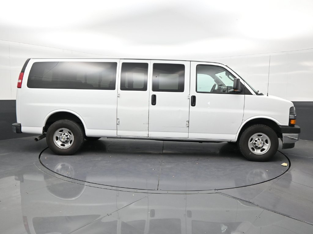 Used 2022 Chevrolet Express 3500 LS w/ Chrome Appearance Package RWD image 6