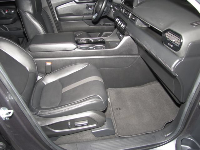 Certified 2025 Honda Pilot Touring image 20