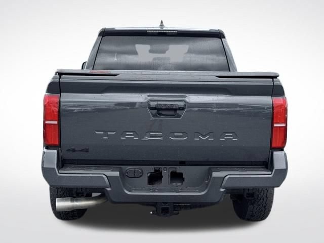 Used 2025 Toyota Tacoma TRD Off-Road AWD/4WD image 7