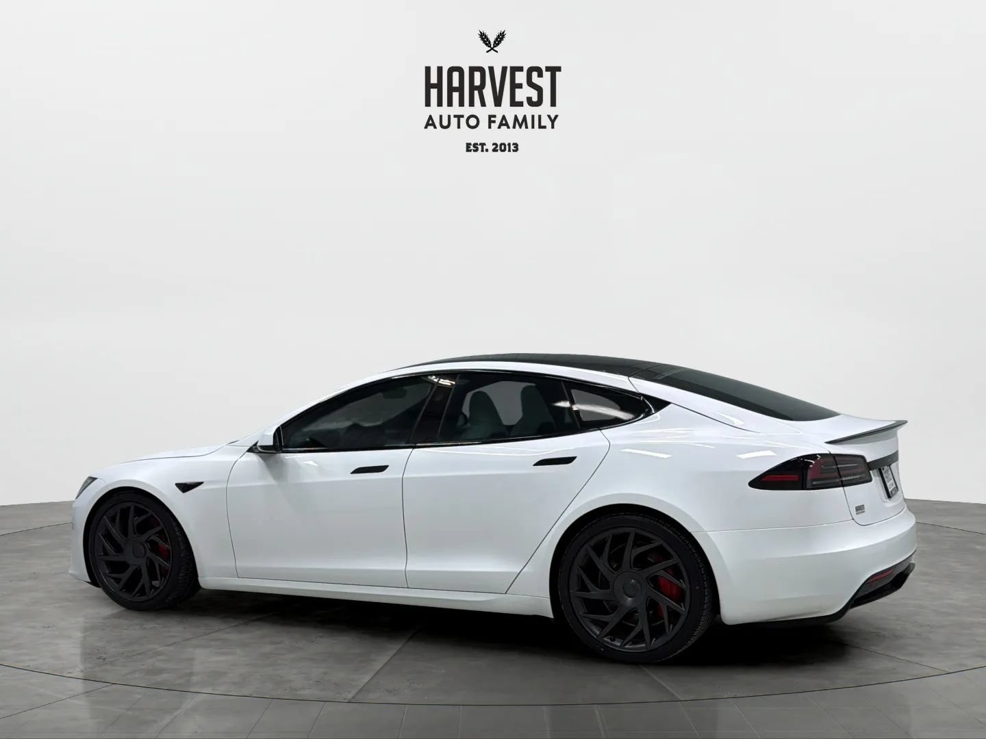 Used 2024 Tesla Model S Plaid AWD/4WD image 4