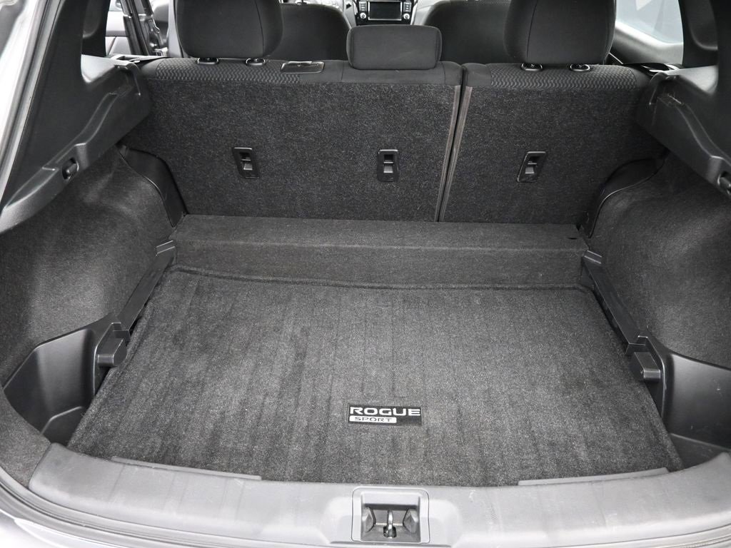 Used 2020 Nissan Rogue Sport S image 14