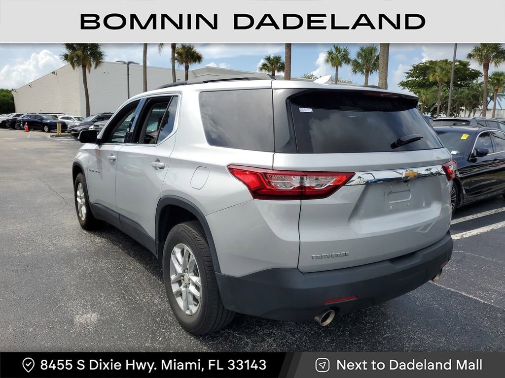 Used 2021 Chevrolet Traverse LT image 3