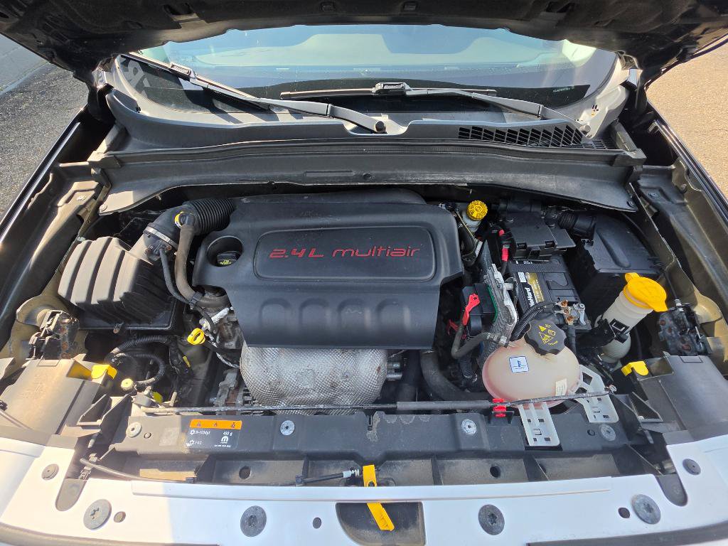 Used 2015 Jeep Renegade Limited FWD image 16