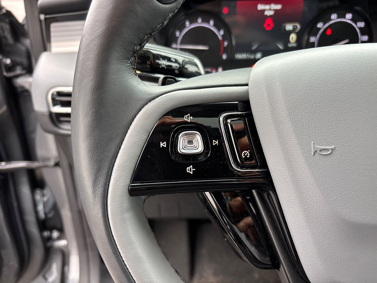 Certified 2022 Lincoln Corsair AWD w/ Premium Package image 17