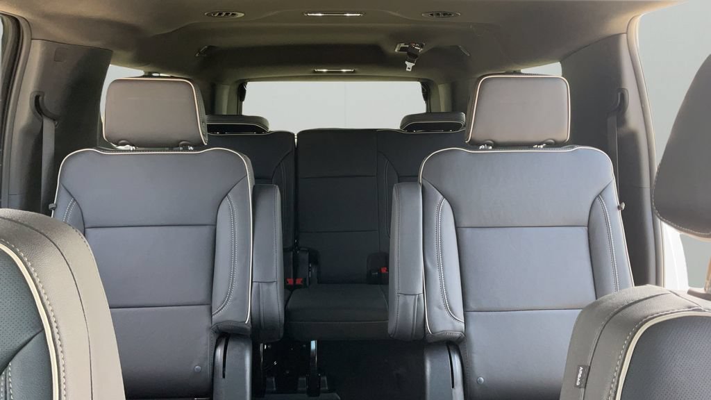 Used 2025 Chevrolet Suburban Premier AWD/4WD image 70