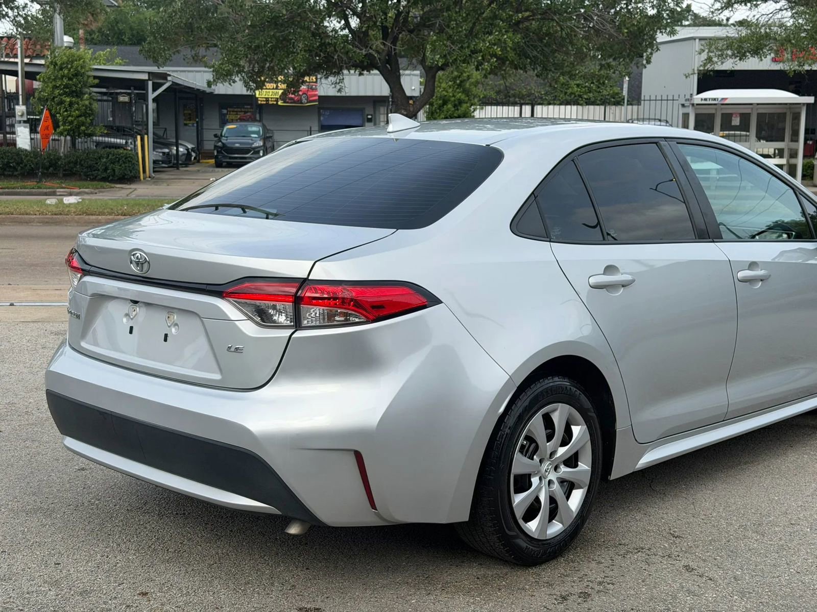 Used 2021 Toyota Corolla LE FWD image 26