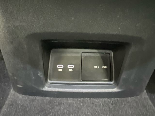 Used 2025 Volkswagen Atlas SE image 31