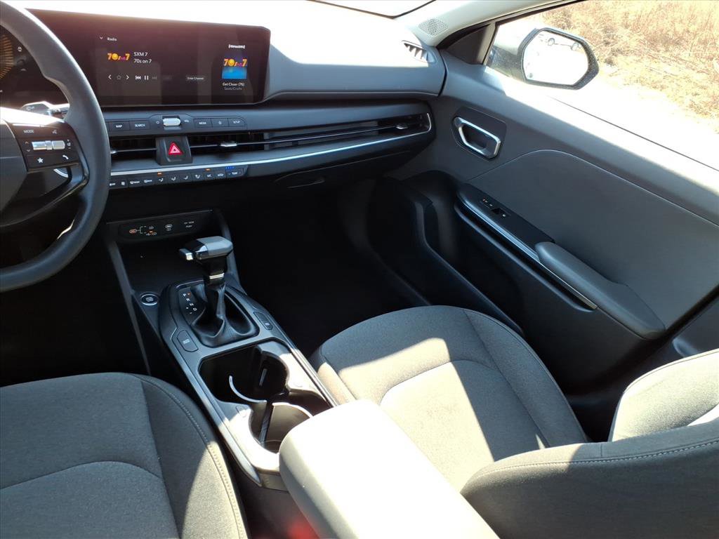 Used 2025 Kia K4 LXS image 14
