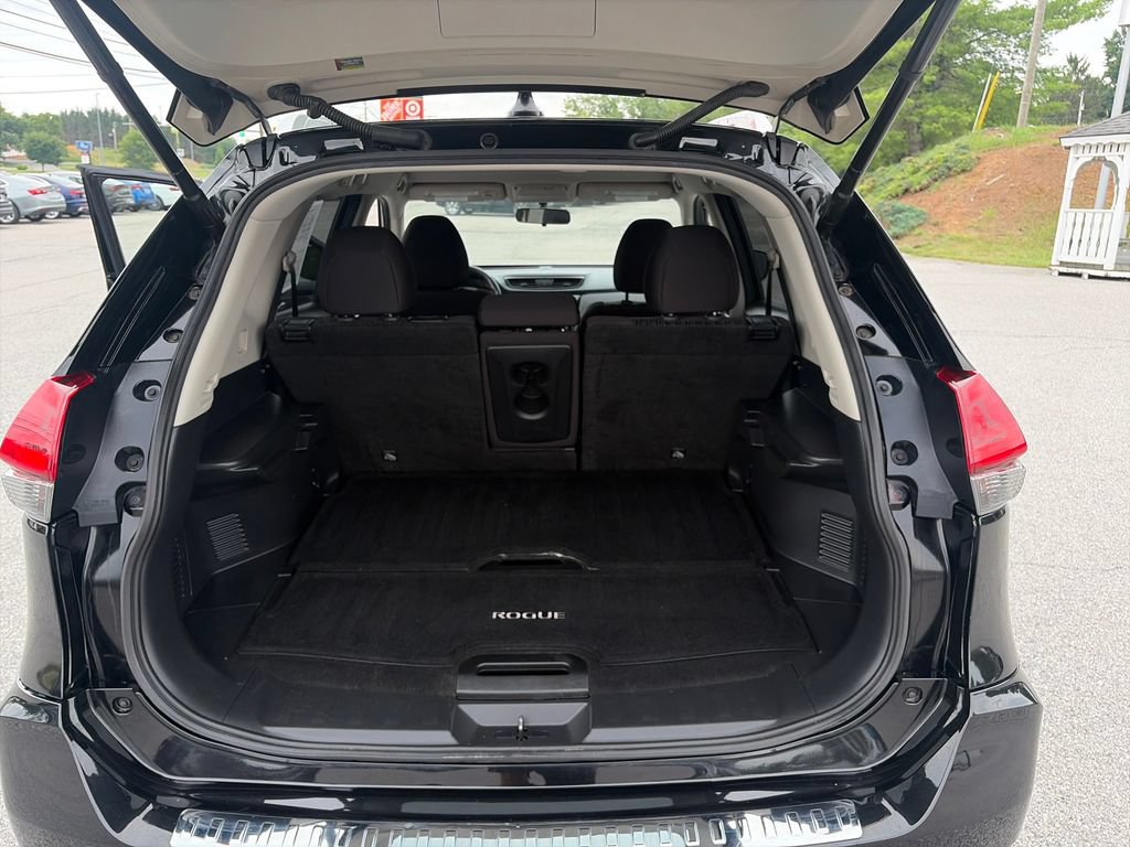 Used 2018 Nissan Rogue SV AWD/4WD image 22