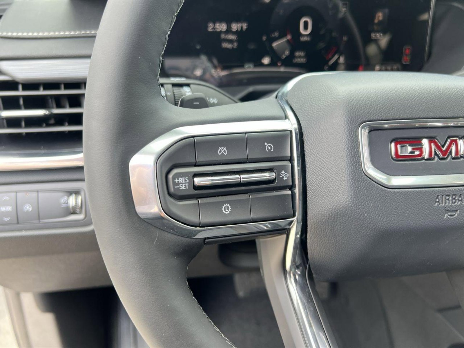 New 2025 GMC Acadia Elevation image 28