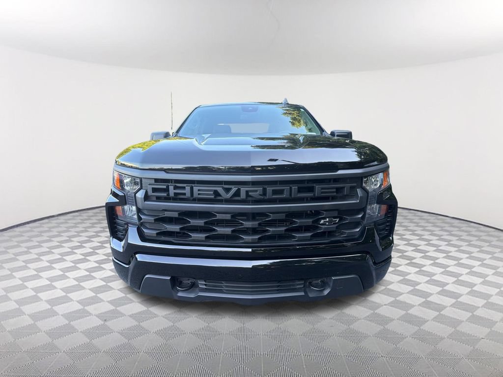 Used 2025 Chevrolet Silverado 1500 Custom RWD image 2