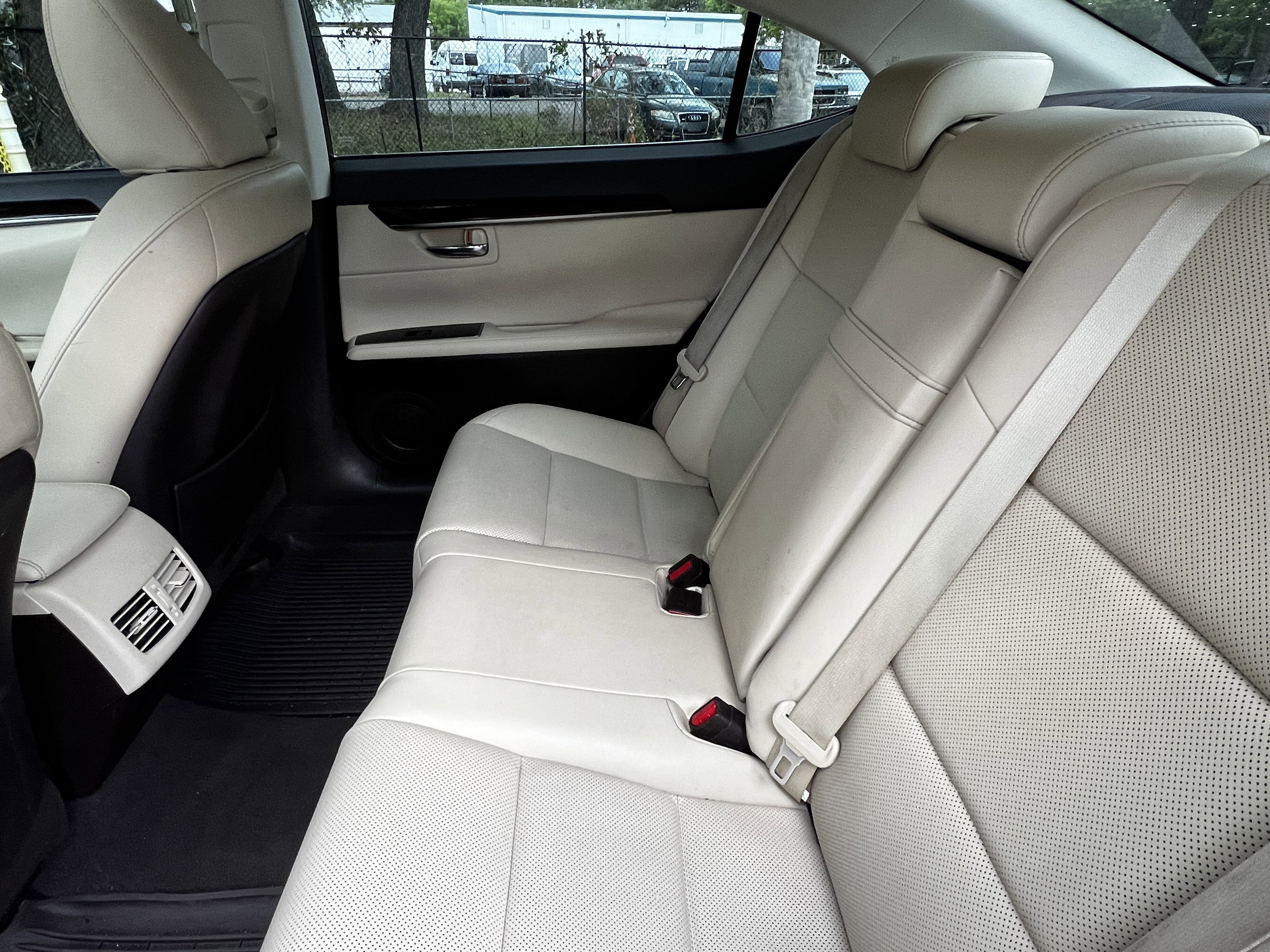 Used 2017 Lexus ES 350 w/ Premium Package image 33