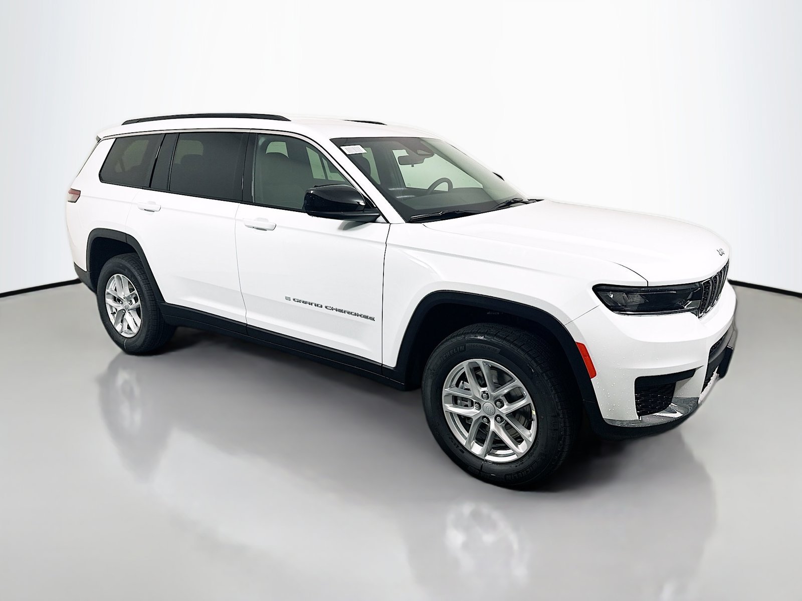 New 2026 Jeep Grand Cherokee L Laredo AWD/4WD image 1