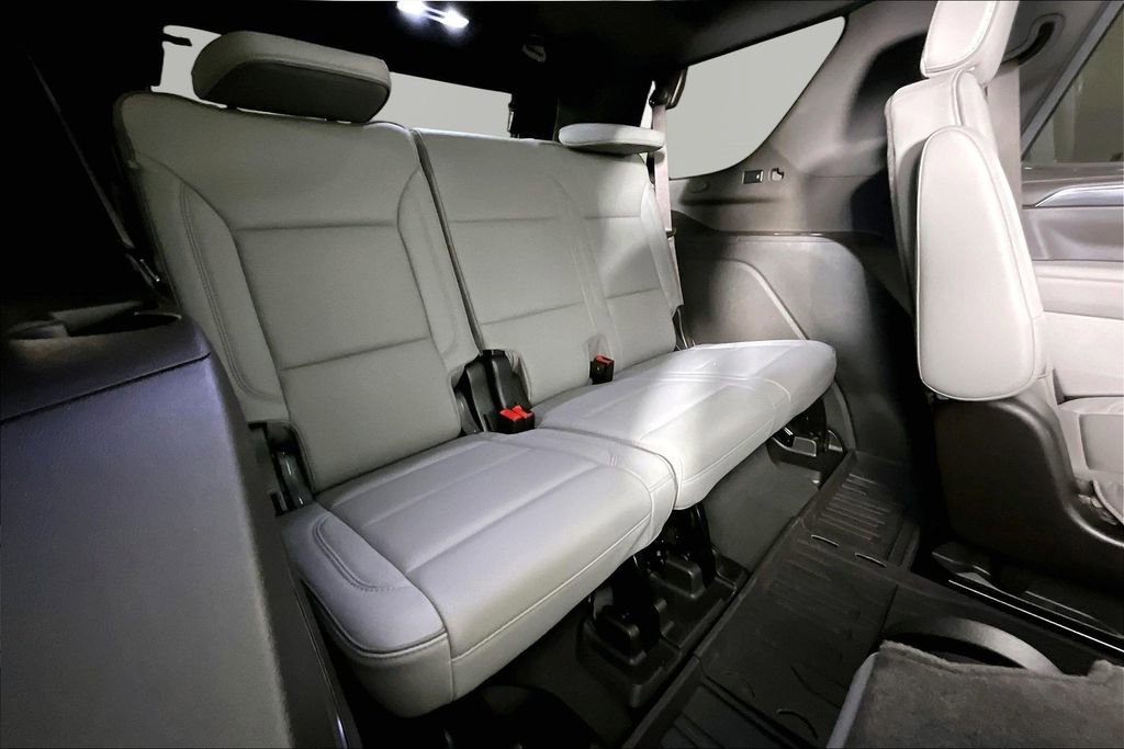 Used 2024 GMC Yukon SLT w/ SLT Luxury Package RWD image 25
