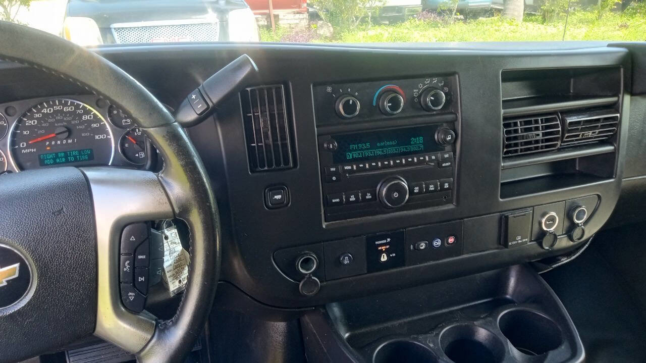Used 2018 Chevrolet Express 2500 w/ Driver Convenience Package image 11