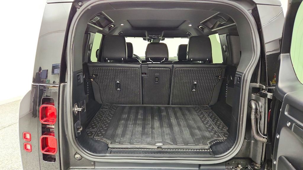 Used 2023 Land Rover Defender 110 X-Dynamic SE AWD/4WD image 24