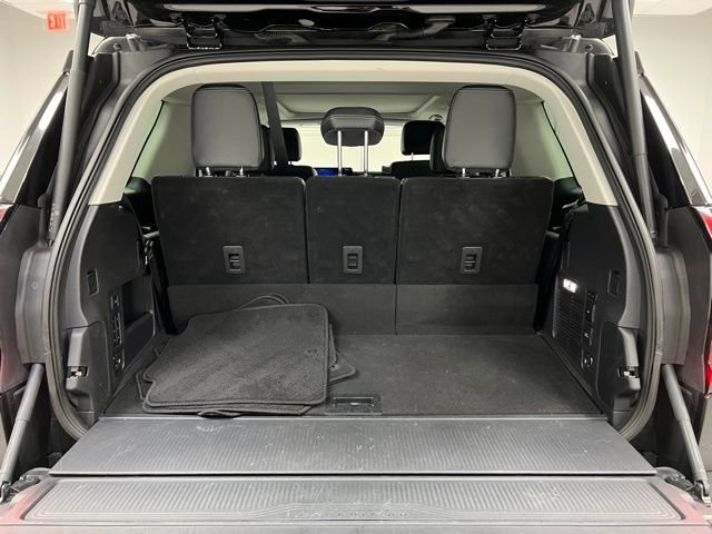 Used 2025 Ford Expedition Platinum image 47