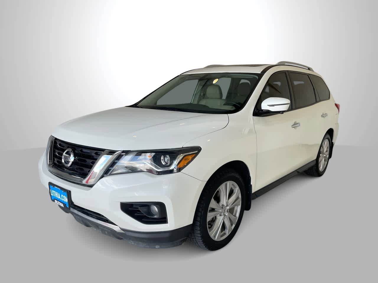 Used 2019 Nissan Pathfinder SL w/ SL Premium Package AWD/4WD image 1