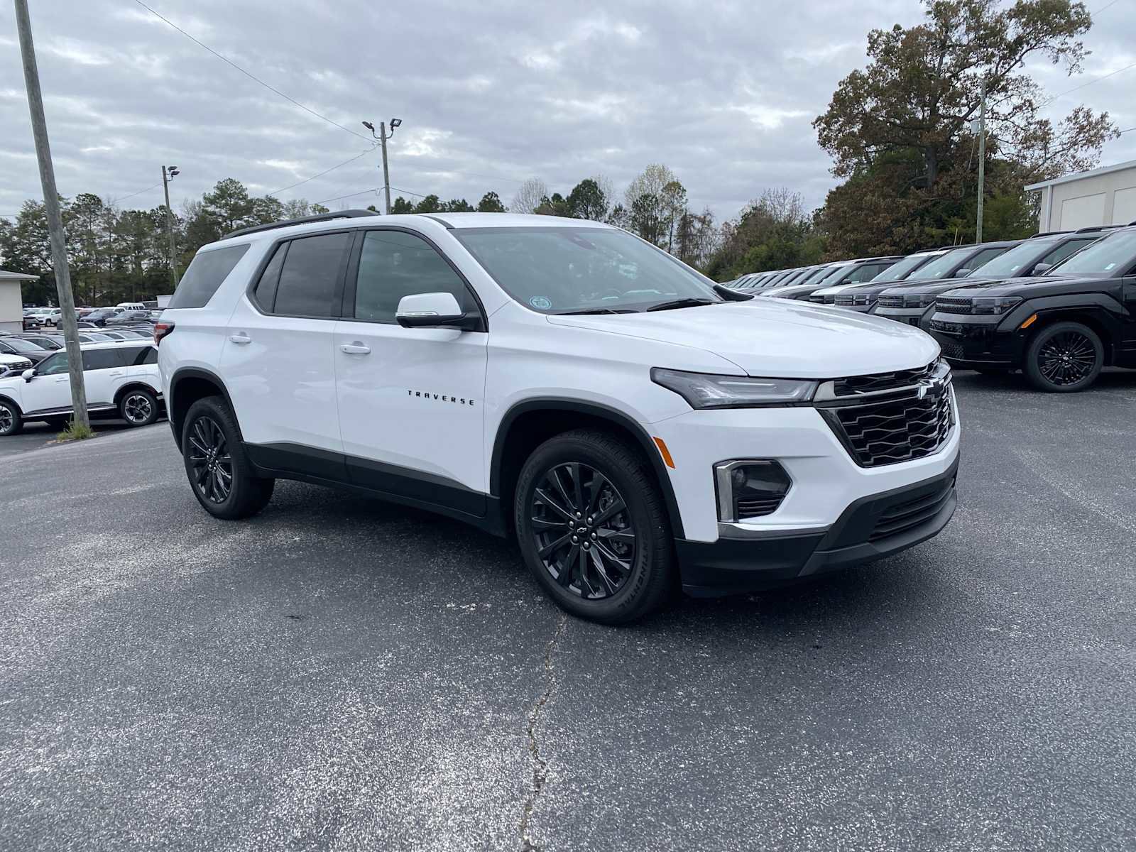 Used 2022 Chevrolet Traverse RS w/ LPO, Floor Liner Package image 2