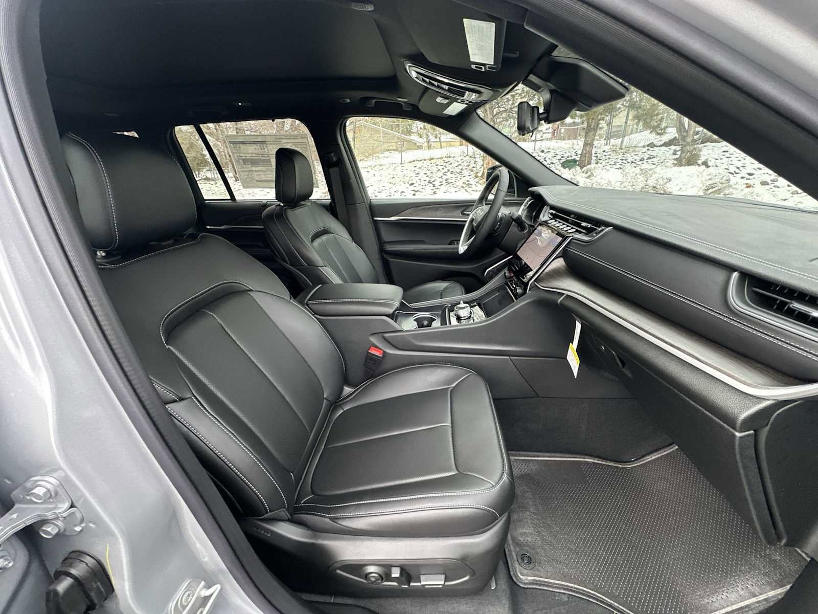 New 2025 Jeep Grand Cherokee Limited image 25