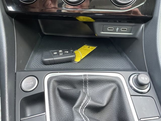 Used 2023 Volkswagen Jetta SE image 14