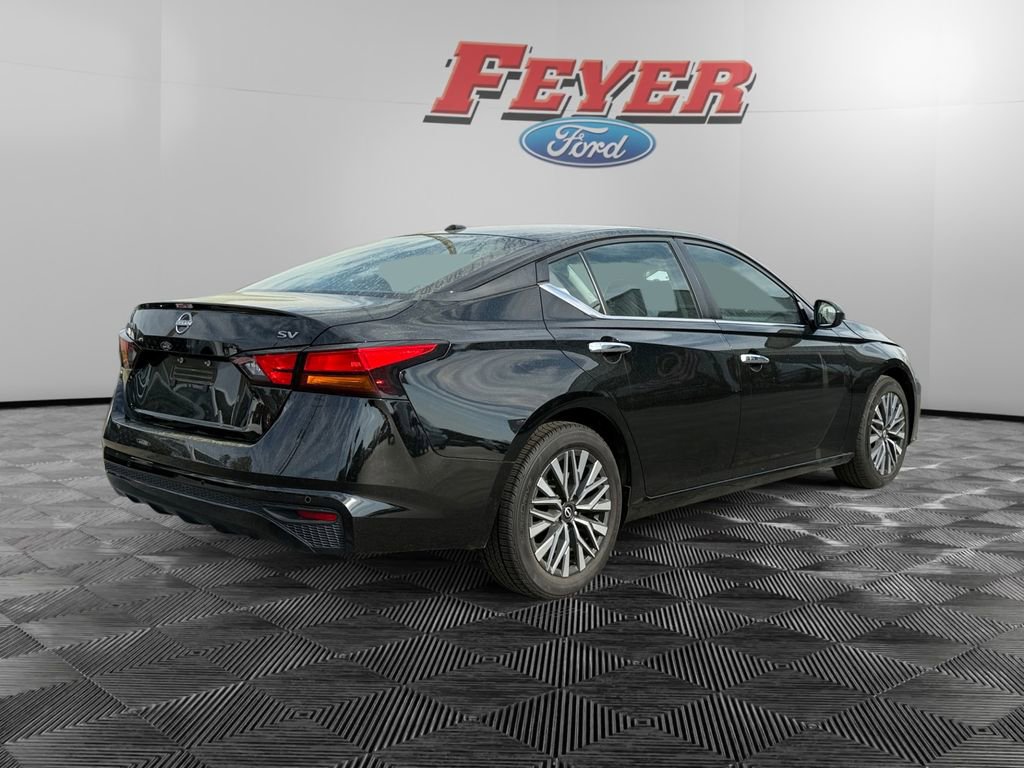 Used 2024 Nissan Altima 2.5 SV image 5