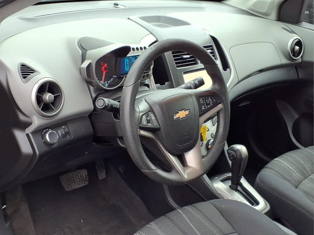 Used 2016 Chevrolet Sonic LT FWD image 3
