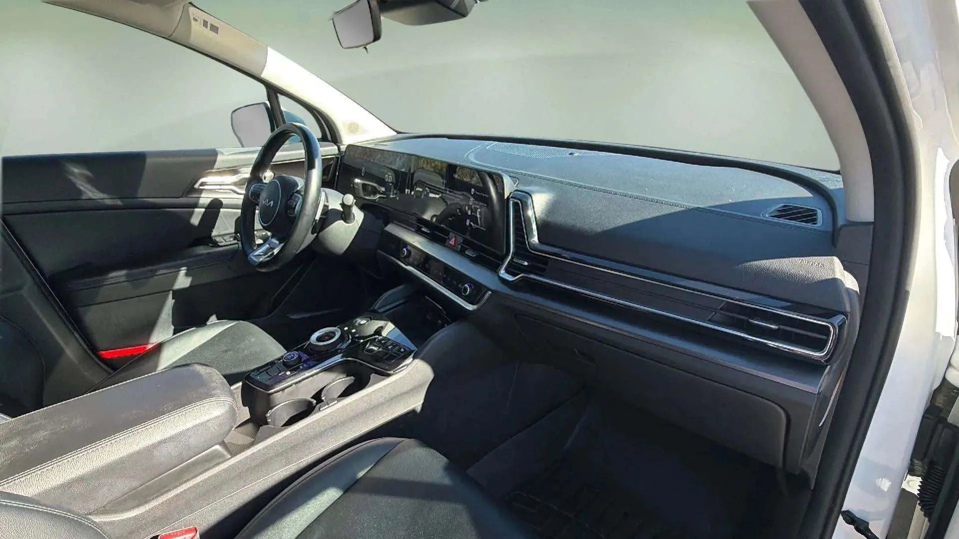 Used 2023 Kia Sportage EX image 14