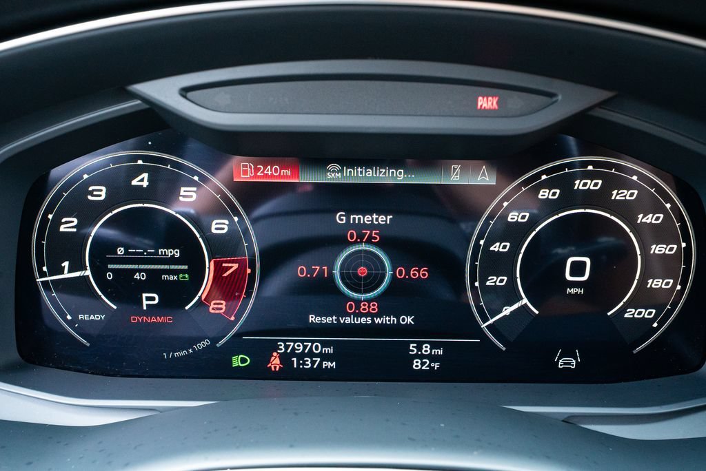Used 2022 Audi RS Q8 w/ Carbon Optic Package AWD/4WD image 39