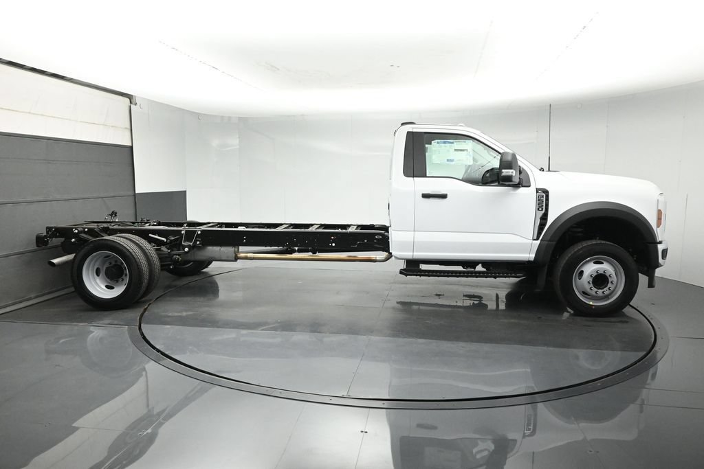 New 2026 Ford F550 2WD Regular Cab Super Duty image 10