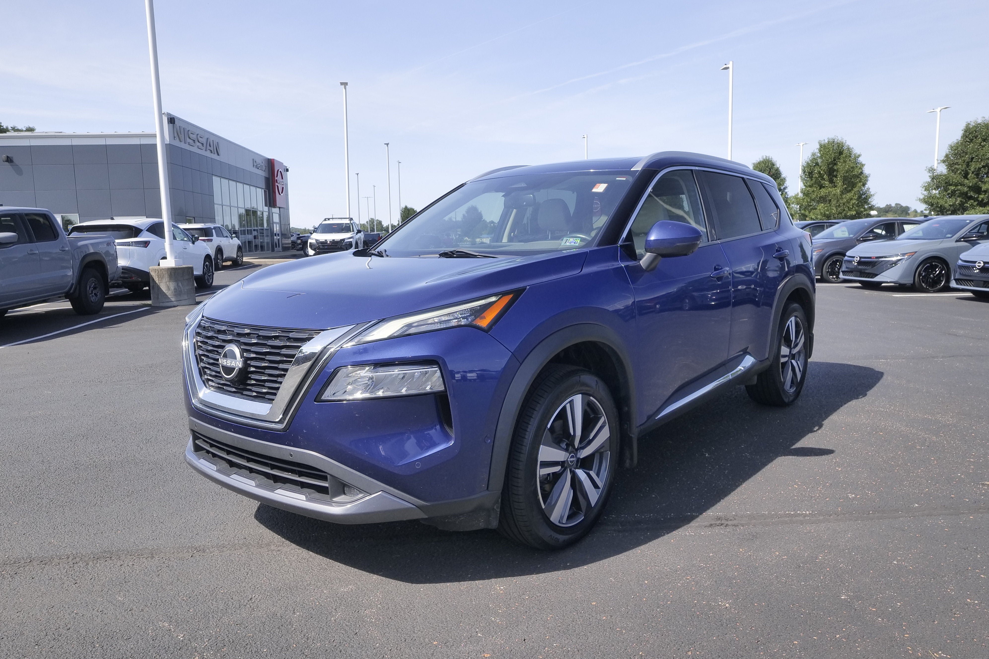 Used 2022 Nissan Rogue SL w/ SL Premium Package AWD/4WD image 4