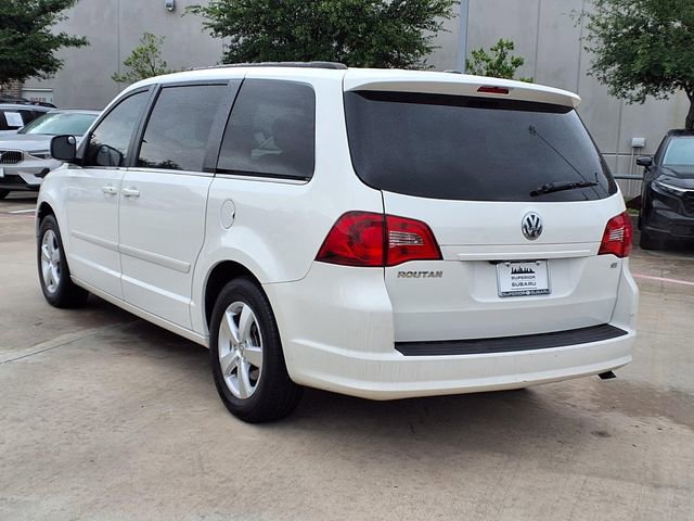 Used 2011 Volkswagen Routan SE FWD video 2