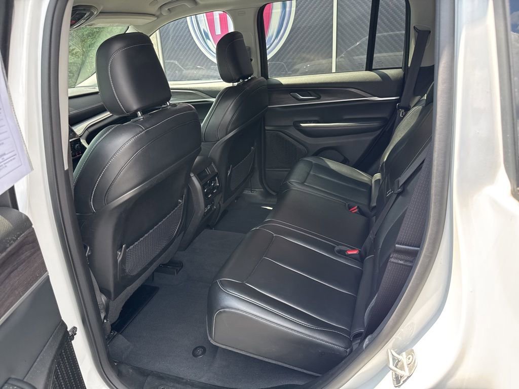 Used 2023 Jeep Grand Cherokee Limited image 42