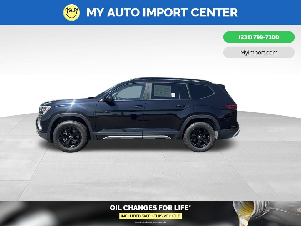 Used 2025 Volkswagen Atlas Peak Edition SE AWD/4WD image 4