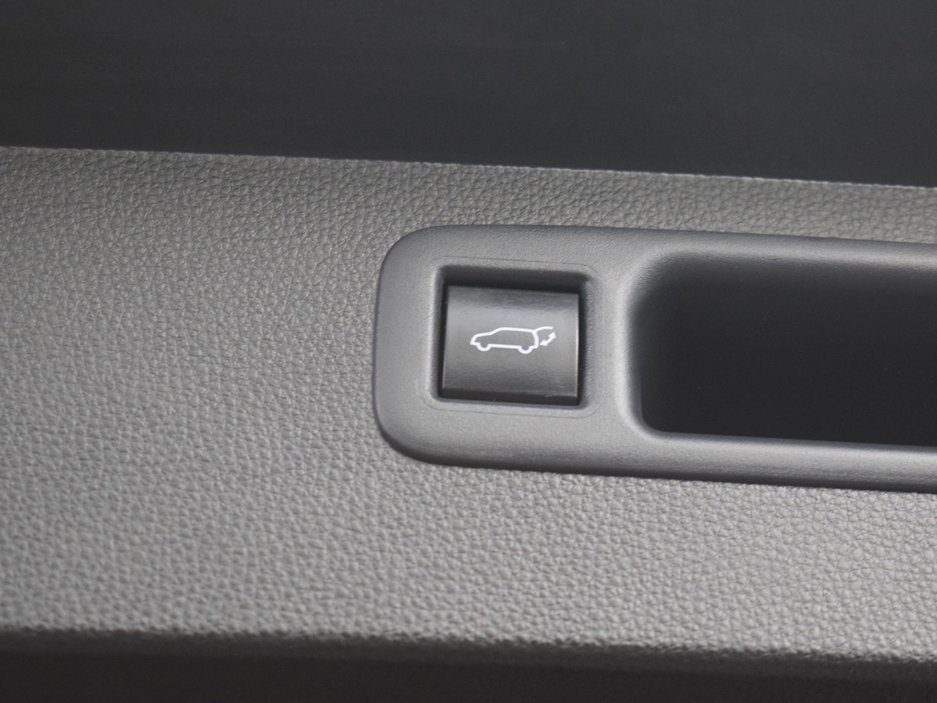 Used 2022 Toyota Highlander XLE AWD/4WD image 13