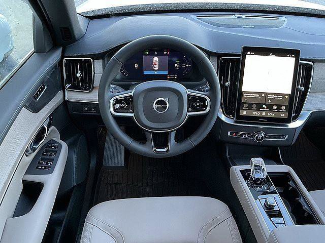 New 2026 Volvo XC90 T8 Plus w/ Protection Package Premier AWD/4WD image 5