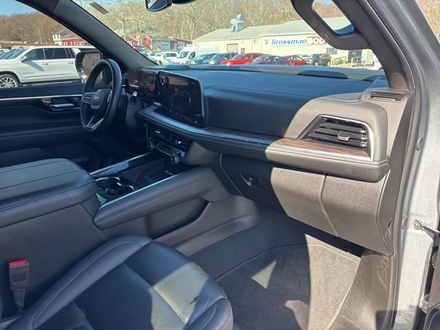 Used 2025 Chevrolet Suburban Z71 AWD/4WD image 27