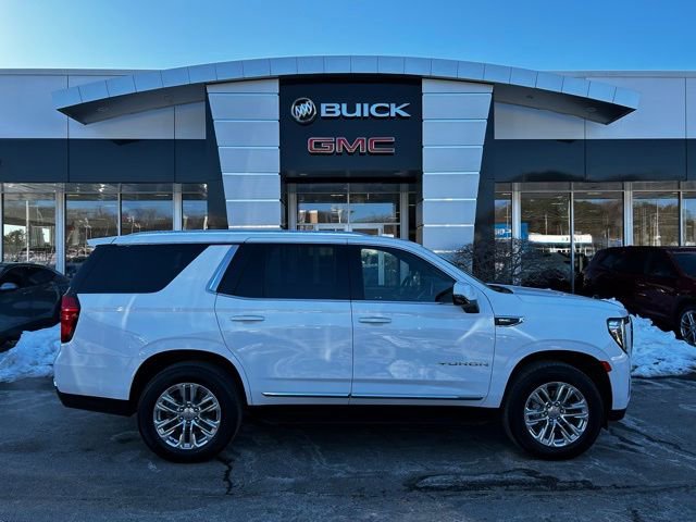 Used 2024 GMC Yukon SLT w/ SLT Luxury Package image 32