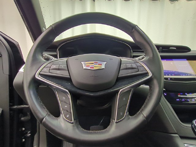 Used 2023 Cadillac XT5 Premium Luxury w/ Technology Package AWD/4WD image 10