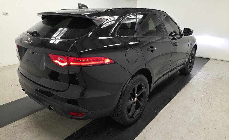 Used 2020 Jaguar F-PACE Premium image 4