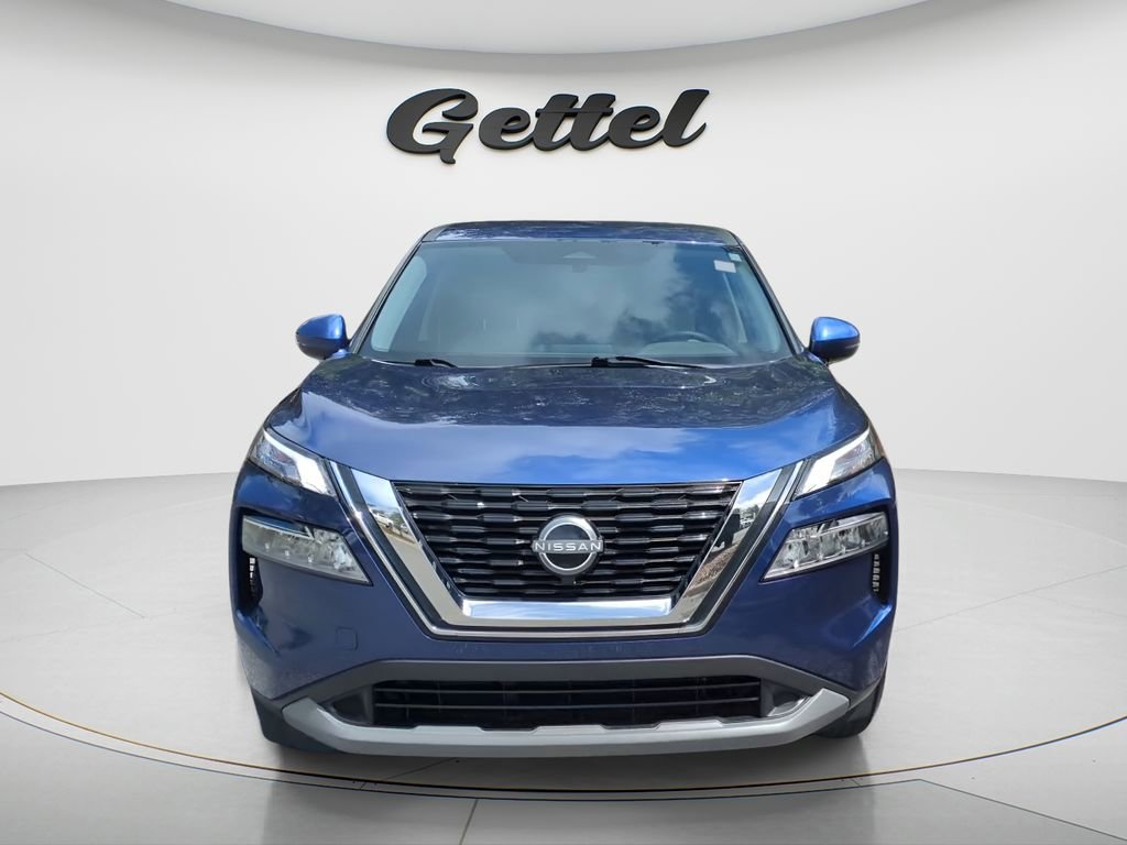 Used 2022 Nissan Rogue SV image 3