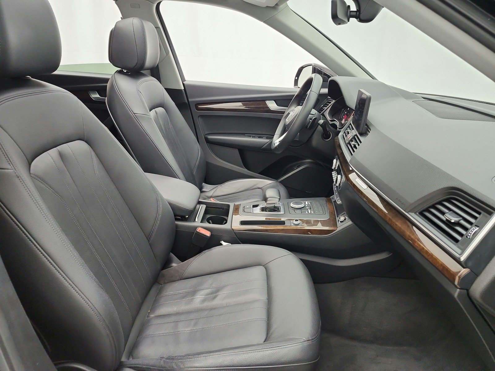 Used 2020 Audi Q5 2.0T Premium w/ Convenience Package AWD/4WD image 19