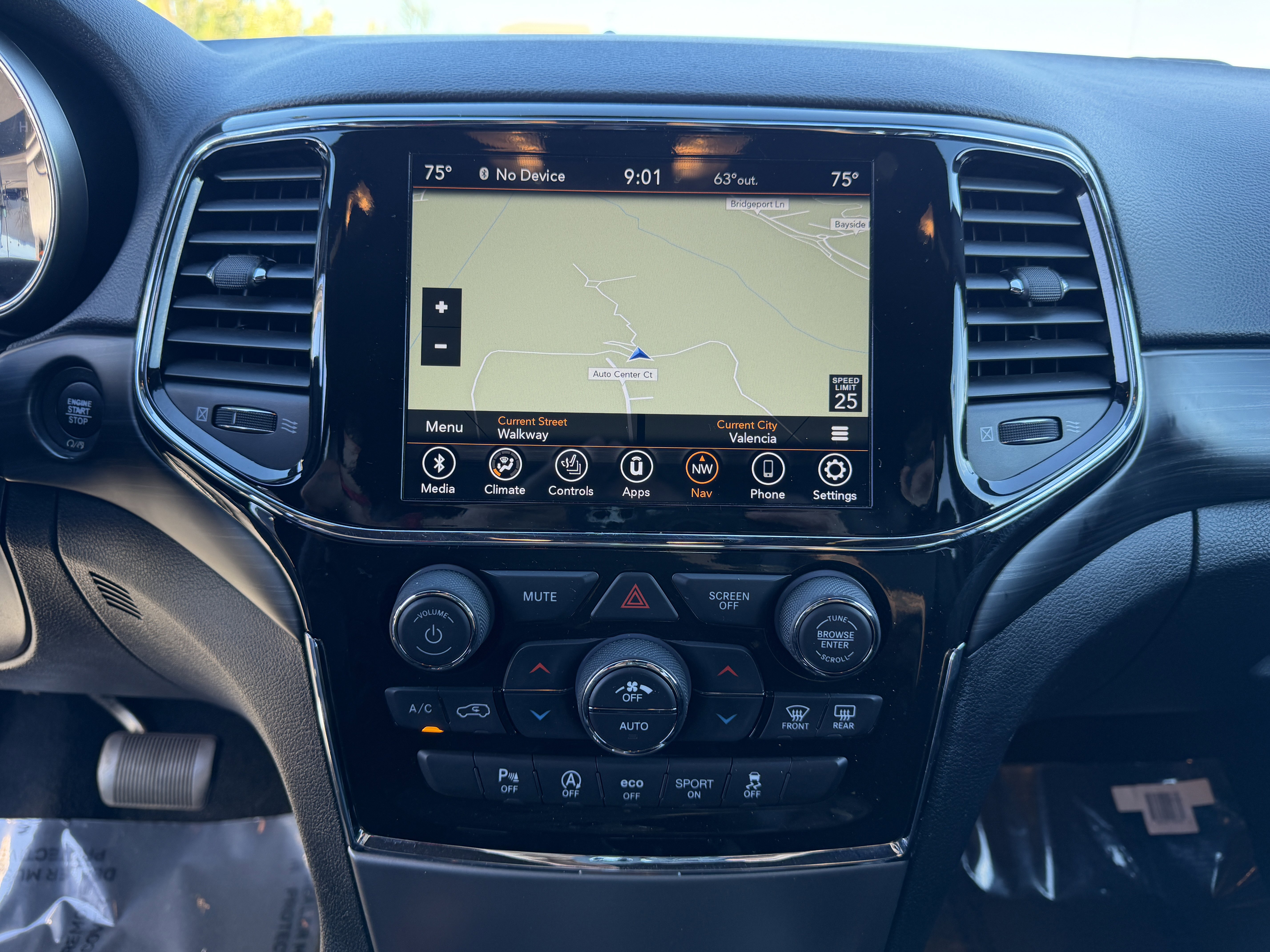 Used 2021 Jeep Grand Cherokee Laredo X image 28