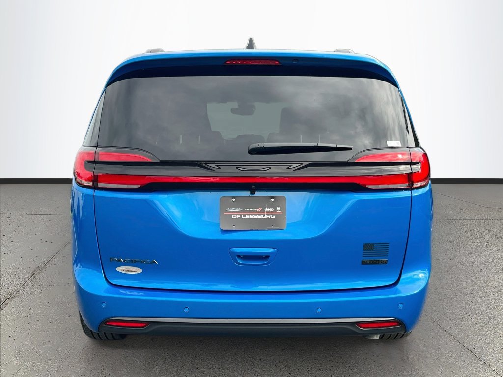 New 2027 Chrysler Pacifica Select FWD image 6