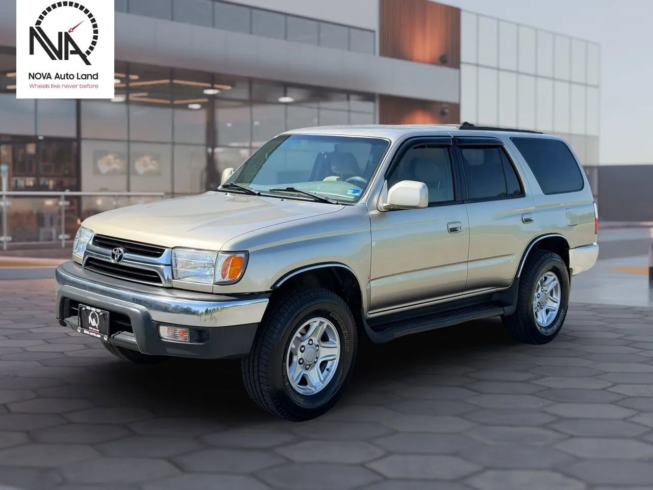 Used 2002 Toyota 4Runner SR5 AWD/4WD image 4