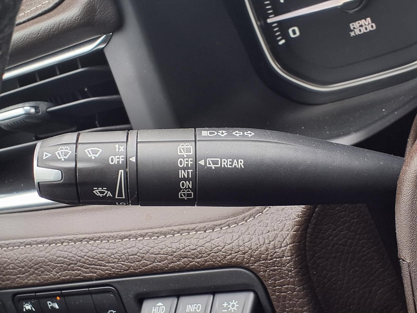 Used 2021 GMC Yukon XL Denali AWD/4WD image 14