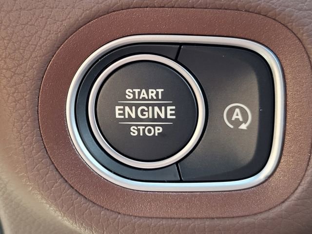 Used 2025 Mercedes-Benz GLS 450 4MATIC image 31